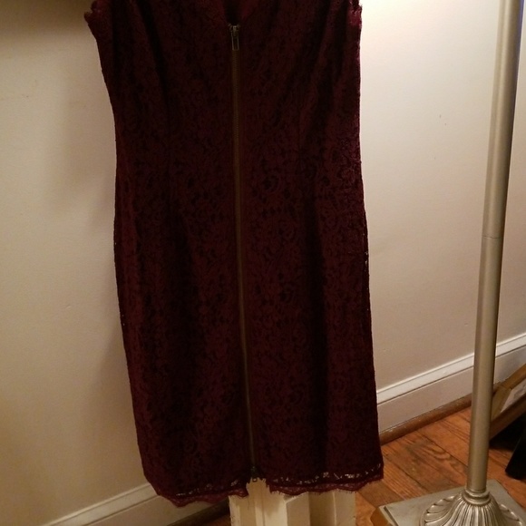 GORGEOUS lace cocktail dress - Picture 3 of 7